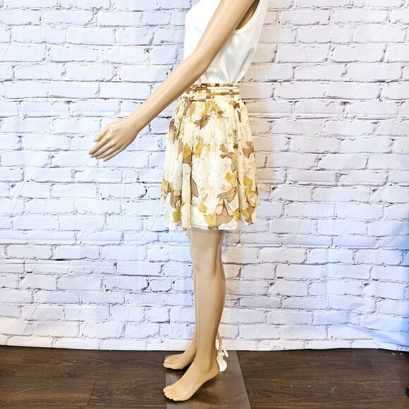 CLUB MONACO - beautiful 100% silk floral print mini skirt - Picture 7 of 8